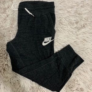 Nike crops
